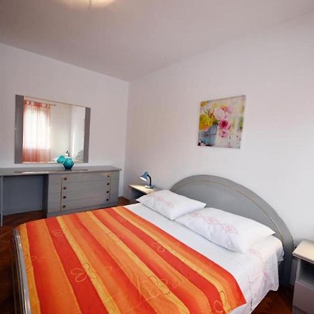 Apartments Mihovilovic - 50 M From Beach Slatine Eksteriør bilde