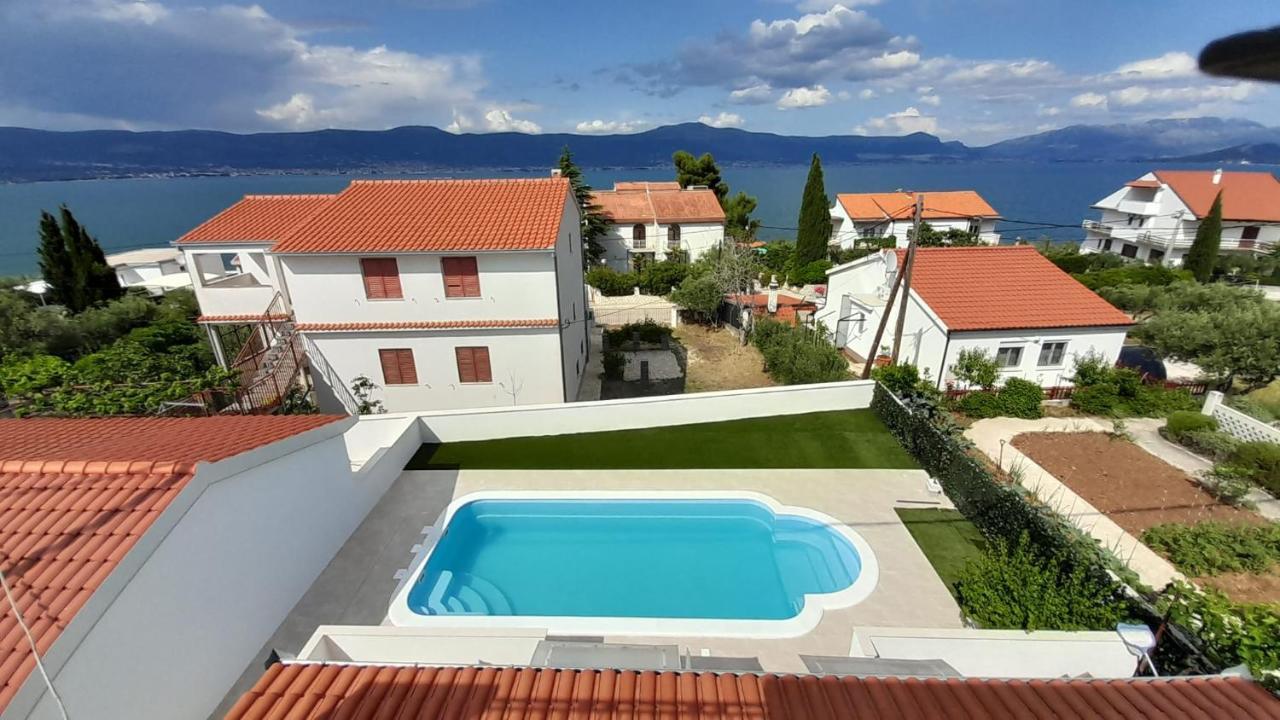 Apartments Mihovilovic - 50 M From Beach Slatine Eksteriør bilde