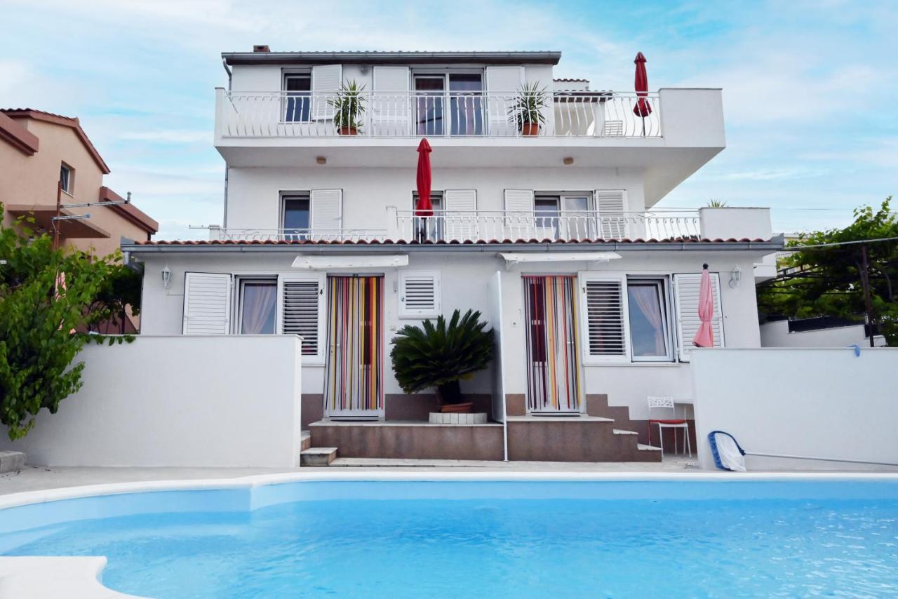 Apartments Mihovilovic - 50 M From Beach Slatine Eksteriør bilde