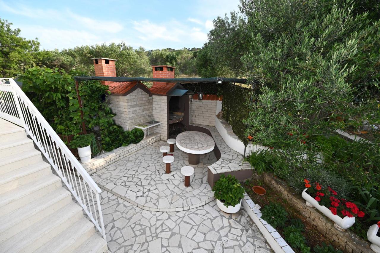 Apartments Mihovilovic - 50 M From Beach Slatine Eksteriør bilde