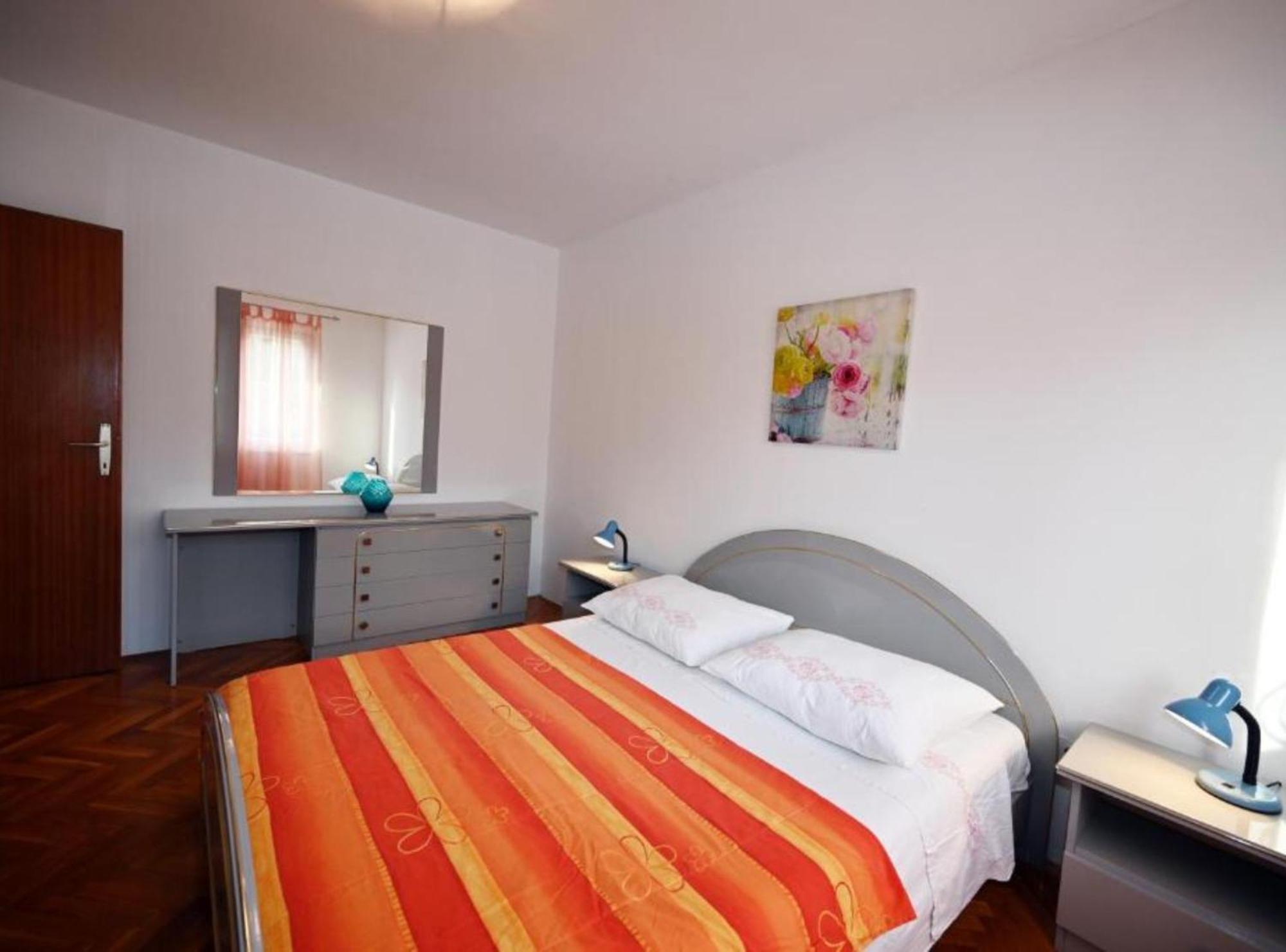 Apartments Mihovilovic - 50 M From Beach Slatine Eksteriør bilde